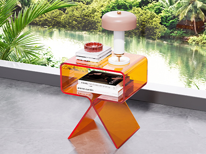 Table d’appoint contemporaine réalisée en acrylique transparent coloré